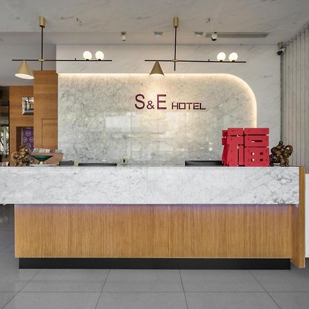 S&E Hotel Tainan Exterior foto