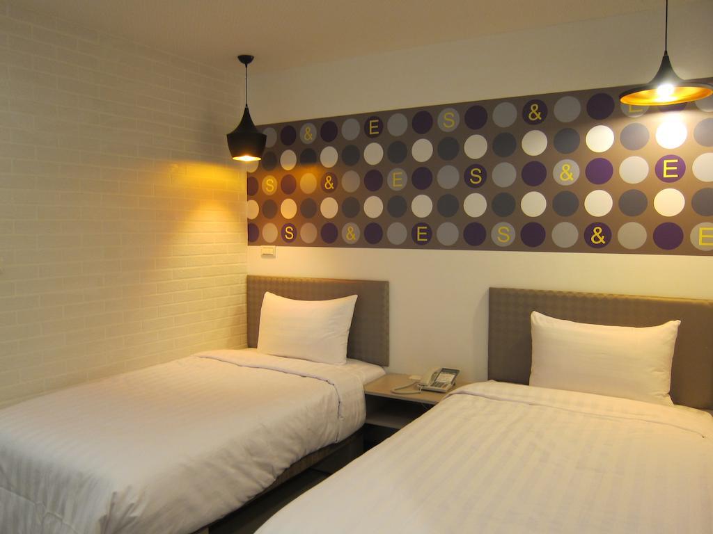 S&E Hotel Tainan Exterior foto