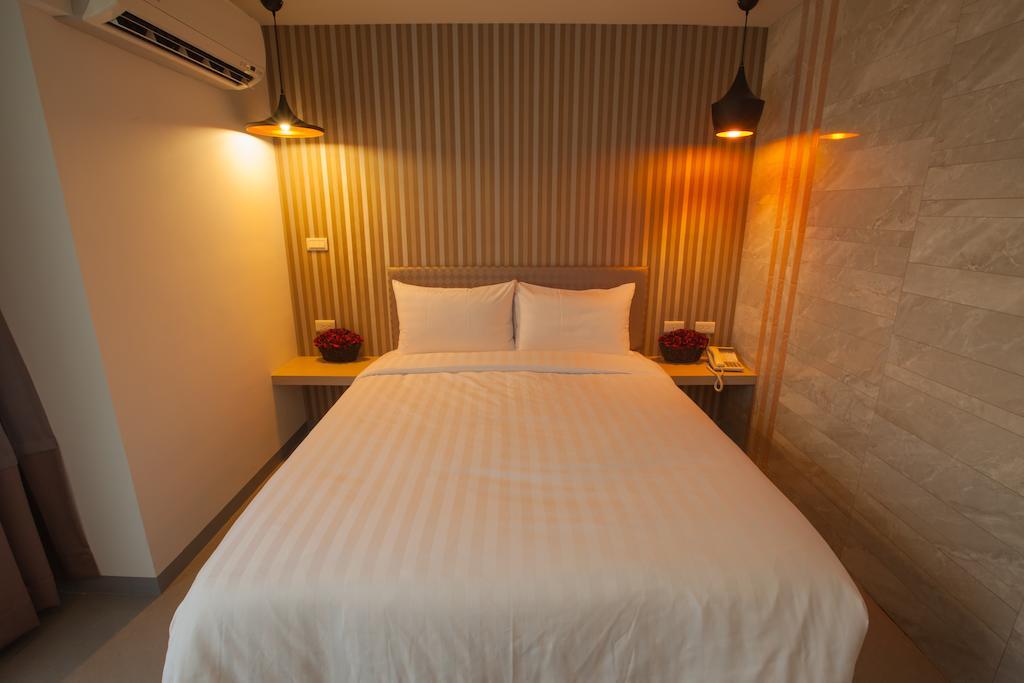 S&E Hotel Tainan Exterior foto