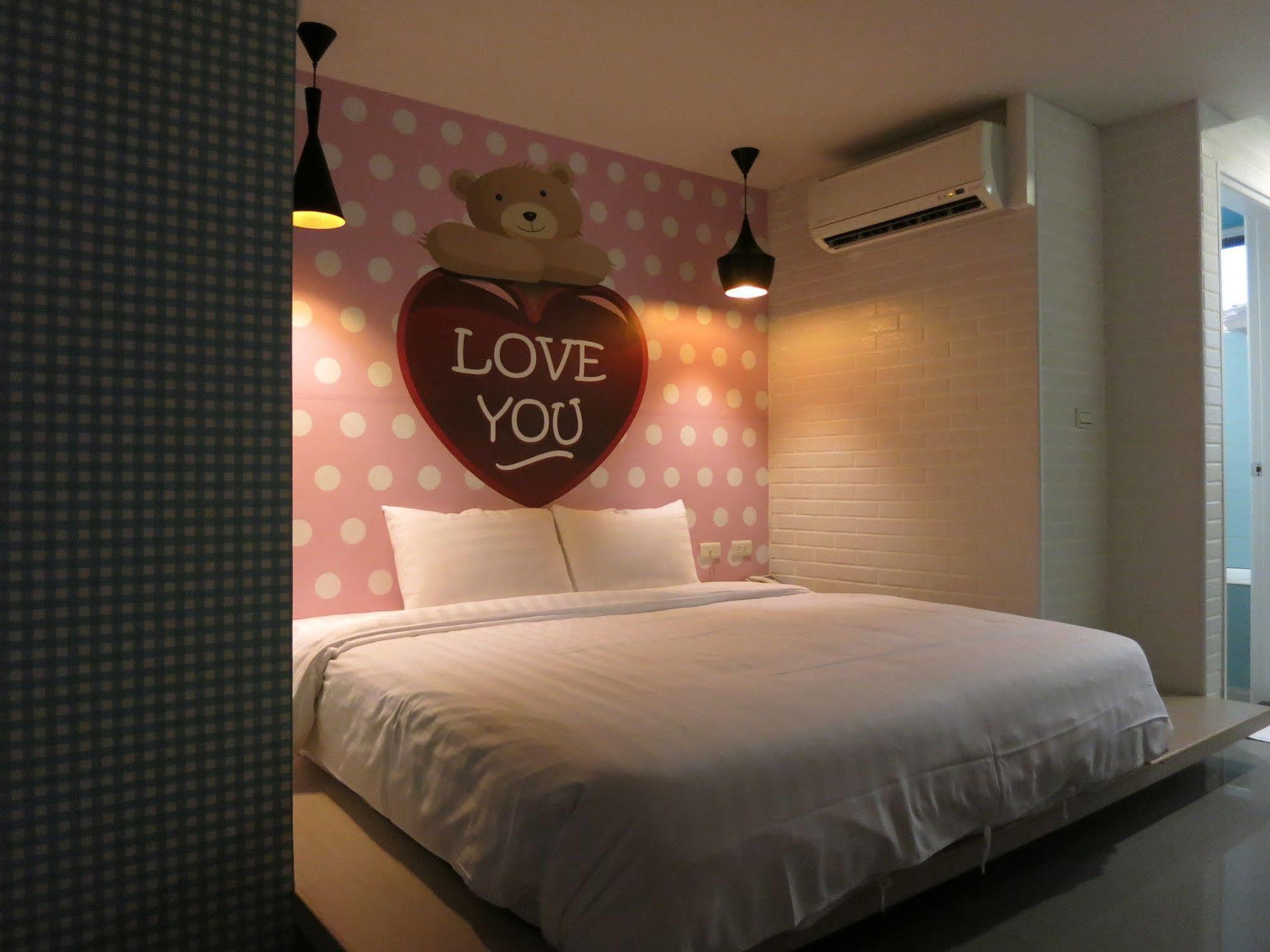 S&E Hotel Tainan Exterior foto